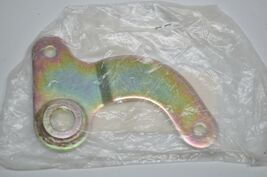 NOS YAMAHA VMAX OEM REVERSE LEVER PIVOT LINKAGE Part# 8CW-18198-00-00 - $12.86