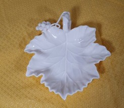 Vtg Ceramic Kaldun &amp; Bogle Grape Leaf Figural 3D Candy Trinket Dish White 6&quot;x6&quot; - £9.07 GBP