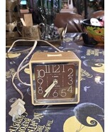 READ Timex Electric Alarm Clock 7430-4 Lighted White Dial USA Vintage WORKS - $370.00 MXN