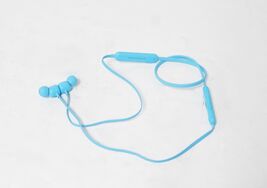 Beats by Dr. Dre Beats Flex Wireless Earphones Flame Blue MYMG2LL/A image 2