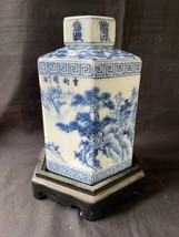 Ancien Chinois Porcelaine Hexagonal Thé Caddy Boîte Sur en Bois Base Sea... - £198.44 GBP