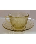 Vintage Amber Yellow Depression Pressed Glass Floral Pattern Cup &amp; Saucer - €16,33 EUR