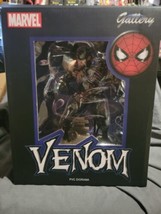 Marvel Diamond Select Toys PVC Gallery Diorama - Venom - £75.93 GBP