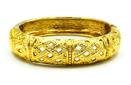 Vintage Gold Tone Lattice Openwork Hinged Bangle Bracelet - $17.82
