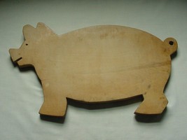 VINTAGE HAPPY PIG WOODEN CUTTING BOARD - £28.30 GBP