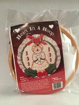 Sewing Kit 1984 Flying Fingers Christmas Mrs. Santa Applique Hoop Sewing... - $191.66 MXN