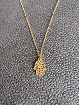 Gold Color Plated Magic Hand Necklace Gold Chain - $226.34 MXN