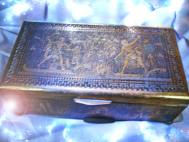 HAUNTED ANTIQUE WOOD LINED BOX  ROYAL WEALTH & LUCK ALIGNMENT LIGHT MAGICK image 2