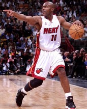 Tim Hardaway 8X10 Photo Miami Heat Basketball Nba With Ball - £3.90 GBP