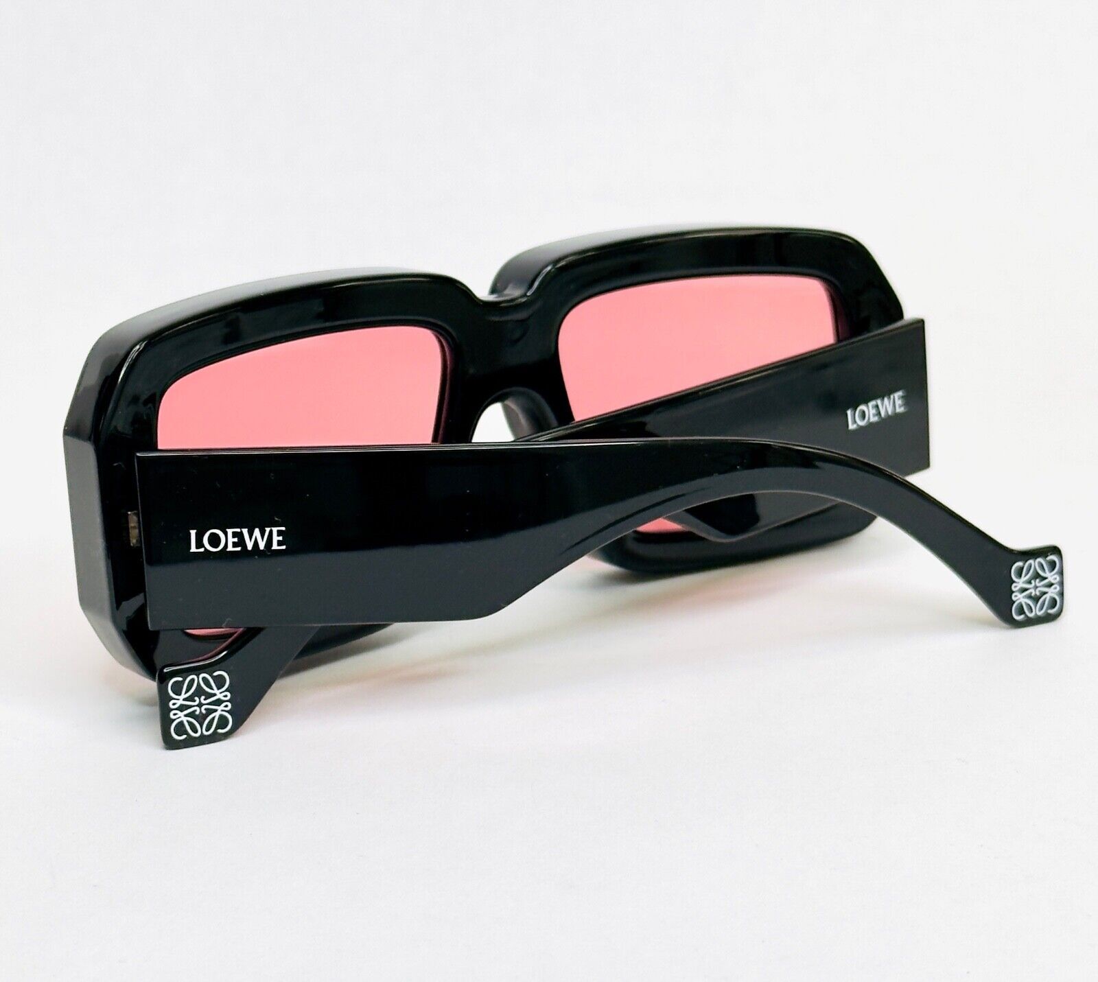 Loewe Paula Ibiza Square LW40064U Black Pink and 50 similar Loewe Paula Ibiza Square LW40064U Black Pink and 50 similar