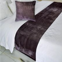 The HomeCentric Velvet Purple Decorative Bed Runner and Pillow Cover - D... - €47,21 EUR+
