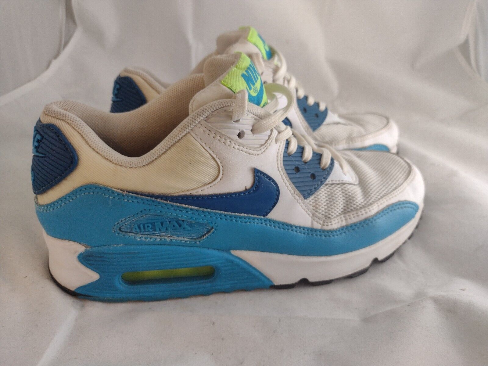 nike wmns air max 90 essential