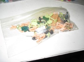 HO SCALE- LARGE AMOUNT OF HO FIGURES/SIGNS- PAINTED/NON-PAINTED - EXC.- HB2 - $15.87