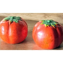 Vintage Salt &amp; Pepper Shakers Ceramic Red Tomatoes Japan See Pictures - $218.44 MXN