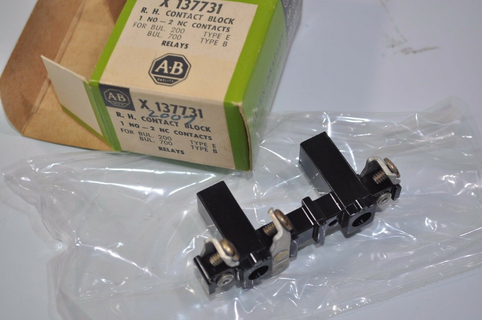 NEW Allen Bradley RH Contact Block Assembly Part# X-137731 - $12.86