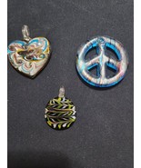 Lampwork Glass Multicolor Pendants Heart, Peace Sign, Round.  Lot of 3. ... - $346.90 MXN