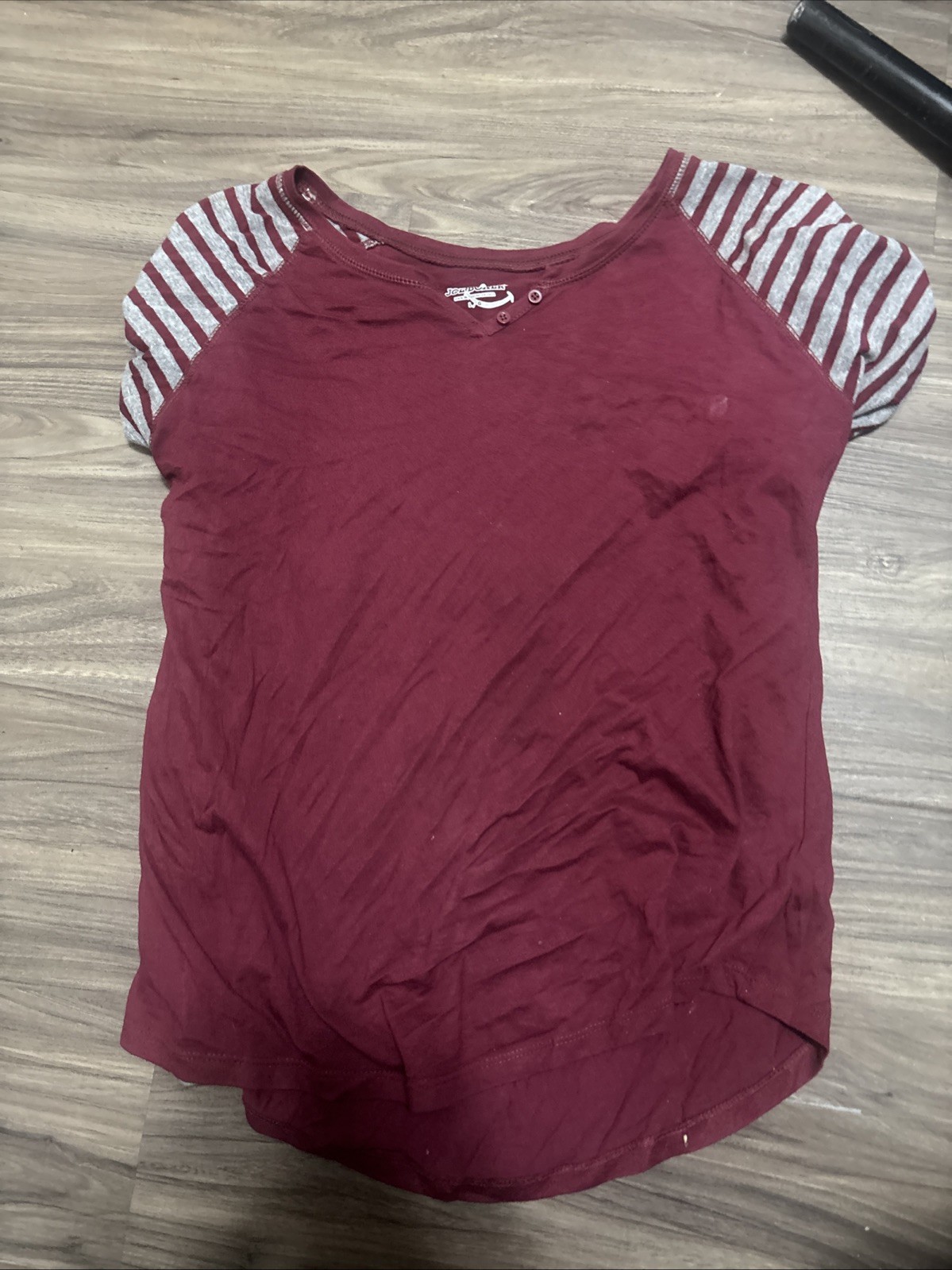 joe burgundy youth large shirt - $2.82