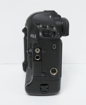 Canon EOS 1D Mark III 10.1MP Digital SLR Camera (Body Only)  image 3