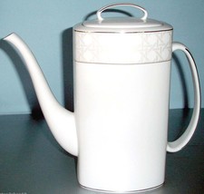 Kate Spade Lenox Carling Way Coffee Pot 52oz Cane Border Made In USA New - €101,87 EUR Kate Spade Lenox Carling Way Coffee Pot 52oz Cane Border Made In USA New - €101,87 EUR