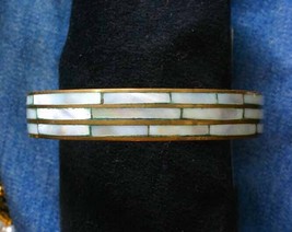 Elegant Iridescent Shell Gold-tone Bangle Bracelet 1970s vintage - £11.92 GBP