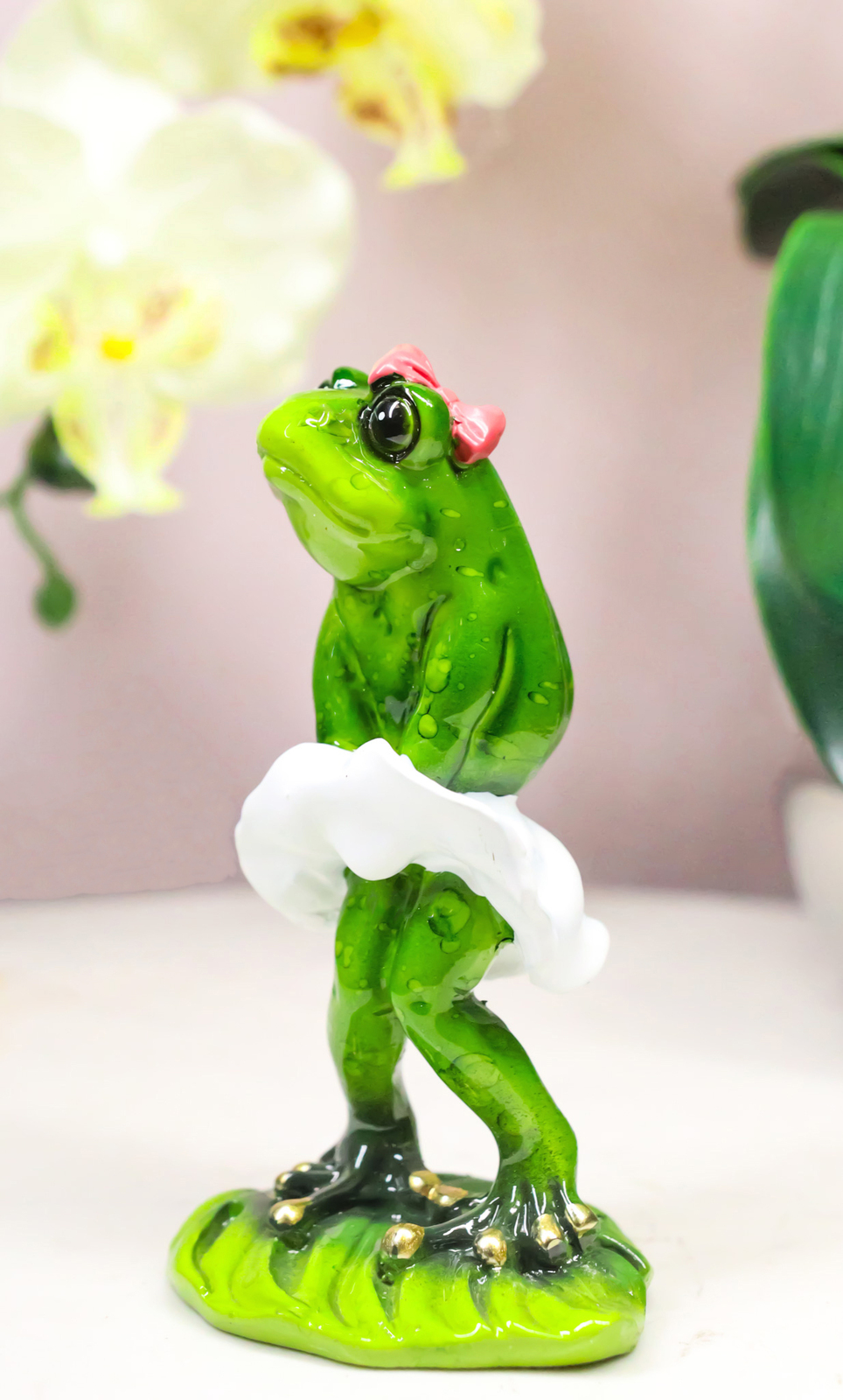 Sexy Lady Marilyn Green Frog with Pink Ribbon and White Cocktail Dress Figurine Item image 9