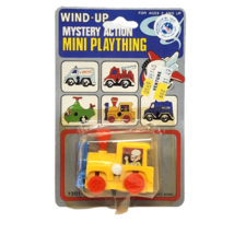 VINTAGE WIND-UP MYSTERY ACTION MINI PLAYTHING TRAIN ENGINE CAR TOY NOS NEW - $19.00