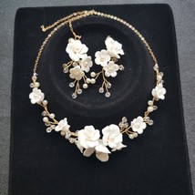 SLBRIDAL Rhinestones Austrian Crystal Pearls Ceramic Flower Wedding Jewelry Set  - £39.47 GBP