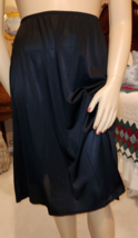 Vtg Vanity Fair Sz L Silky Black Nylon A-Line Half Slip Style 11711 - £7.59 GBP