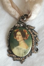 Vtg Victorian style Cameo Brooch Choker Pendant w/ rhinestone SIGNED &quot;JAY S&quot; - £148.67 GBP