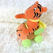 Fisher Price J8527 Winnie the Pooh Tigger Bumble Along In Car Shakes pull Toy  - £11.02 GBP