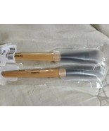 Benefit Cosmetics Foundation Brushes with Wooden Handle BH46 - $522.36 MXN