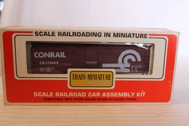 HO Scale Train Miniatures, 40&#39; Box Car, Conrail, Brown, #17008 - 3205 - £23.98 GBP