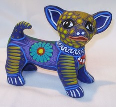 Hand-painted Clay Chihuahua Dog Figurine Mexican Folk Art Guerrero C19 - £12.45 GBP