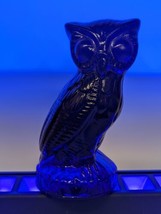 Vintage Purple Glass Wise Owl Pressed Glass Paperweight - £27.84 GBP