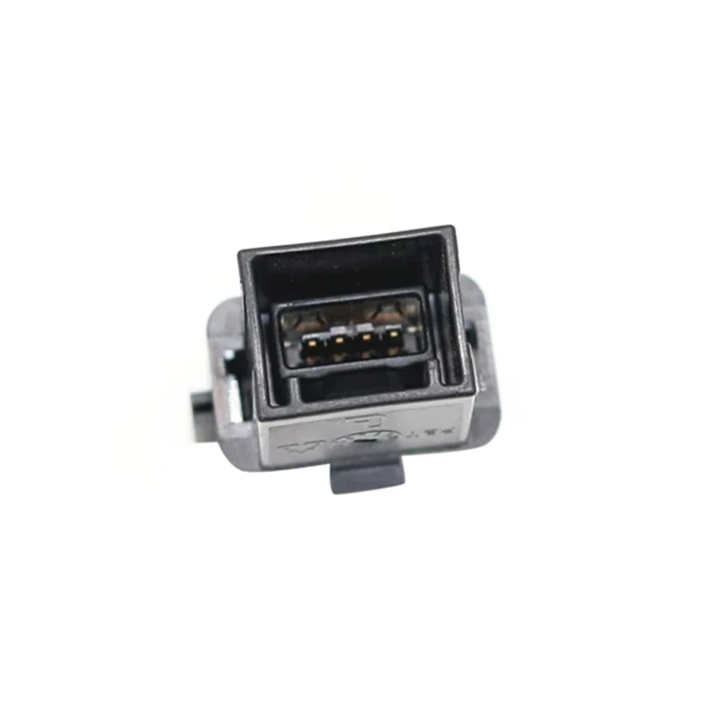Car USB Interface Socket Plug-and-Play 30775252 for Volvo S80 S60 XC60 S40 C30 - £43.92 GBP