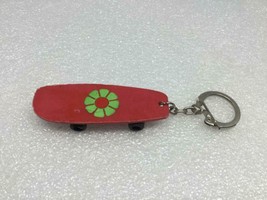 Vintage RED SKATEBOARD Key Ring Keychain Ancien Porte-Clés PLANCHE A ROU... - $7.80
