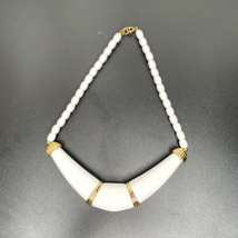 80s White and Gold Tone Necklace Chunky Beaded Choker Modern Deco 15&quot; - £13.20 GBP