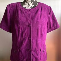 VTG. Sag Harbor Women&#39;s Size 14 Purple Floral Embroidered Short Sleeve B... - $363.21 MXN