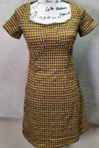 Zora Vicky Dress Women&#39;s Medium Brown Yellow Houndstooth Short Sleeve Round Neck - £21.95 GBP
