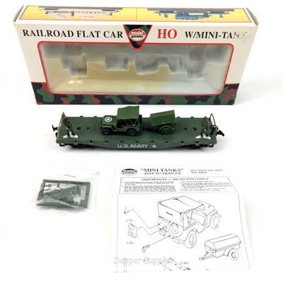 Model Power 8463 HO Military 40&#39; Flat w/ Jeep &amp; Trailer 2 Figures  - $35.63