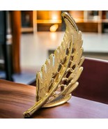 Vintage Leaf Shaped Brooch Women Fashion Gold Tone Intricate Open Work 2... - £6.28 GBP