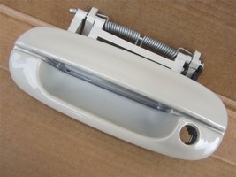 OEM 03-07 CTS 06-11 DTS 00-05 Deville Driver Side/LH Front Door Handle - £21.35 GBP