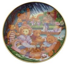 Franklin Mint Teddy bear plate A Teddy Bear Picnic Carol Lawson - CP1784 - £19.77 GBP
