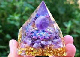 Amethyst purple prgonite pyramid foe clearing enrrgies protect from EMF  - $20.00