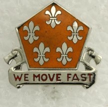 Vintage US Military DUI Pin 5th Signal Battalion WE MOVE FAST S-21 - $10.13
