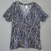 Merona Women Shirt Size L Blue Stretch Preppy Print Classic V-Neck Short Sleeves - £7.82 GBP