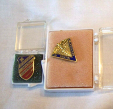 LOT 2 VINTAGE CERTIFIED DENTAL ASSISTANT LAPEL BADGE PIN - £7.81 GBP