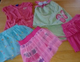 Lot Of Infant Girl&#39;s CLOTHING-4/4T-GENTLY WORN-3 SKORTS/PANT OUTFIT/TOP-CUTE - £10.46 GBP