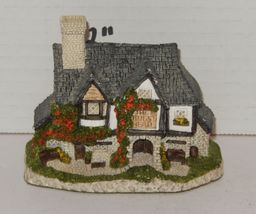 vintage 1985 David Winter Cottages &quot;The Hogs Head Beer House&quot; miniature - $34.83 CAD