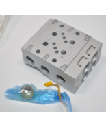 NEW SMC VV5QZ25-02C0TC MFLD Base mount 2-STA Manifold VQZ2000 Base 4/5-PORT - $59.39
